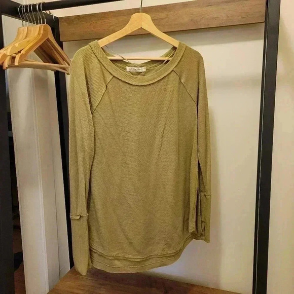 Free People Snowy Thermal Sunstone Green Yellow size S Long Sleeve Split Hem S - Picture 2 of 8